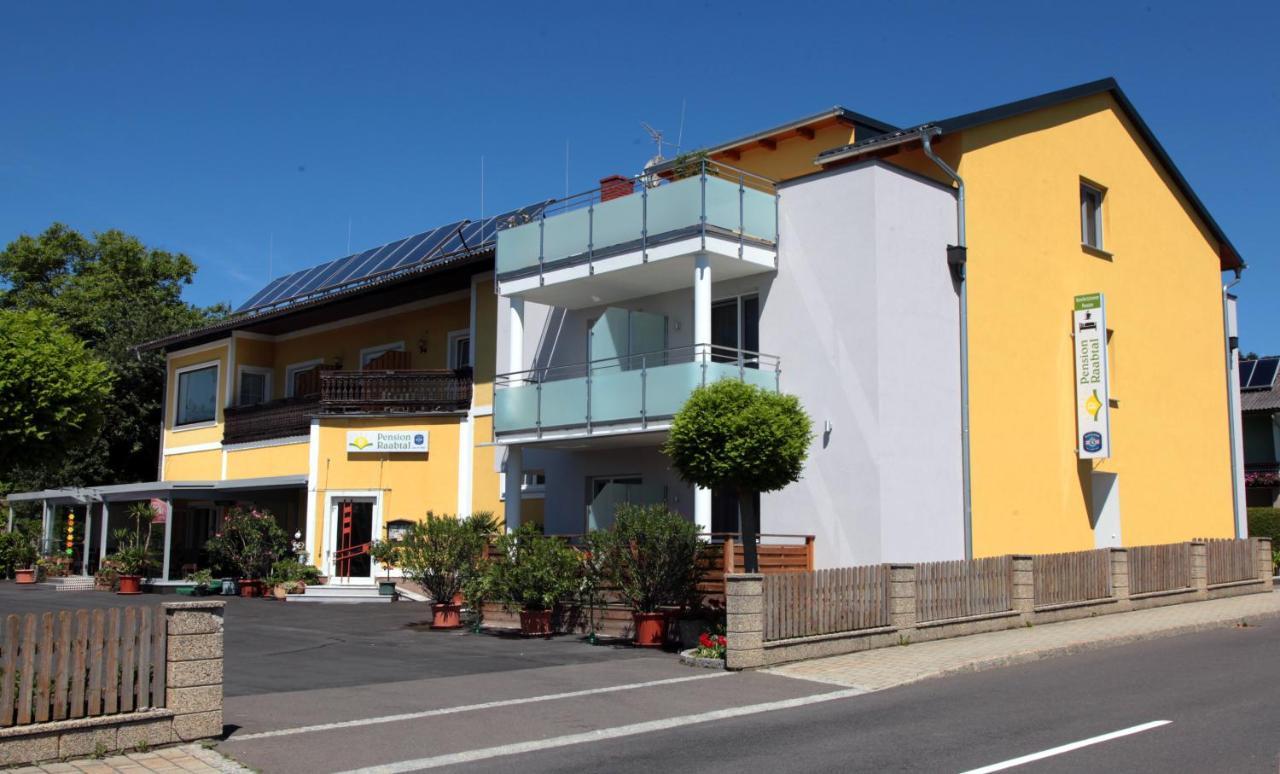 Hotel & Fruehstueckspension Raabtal 펠드바흐 외부 사진
