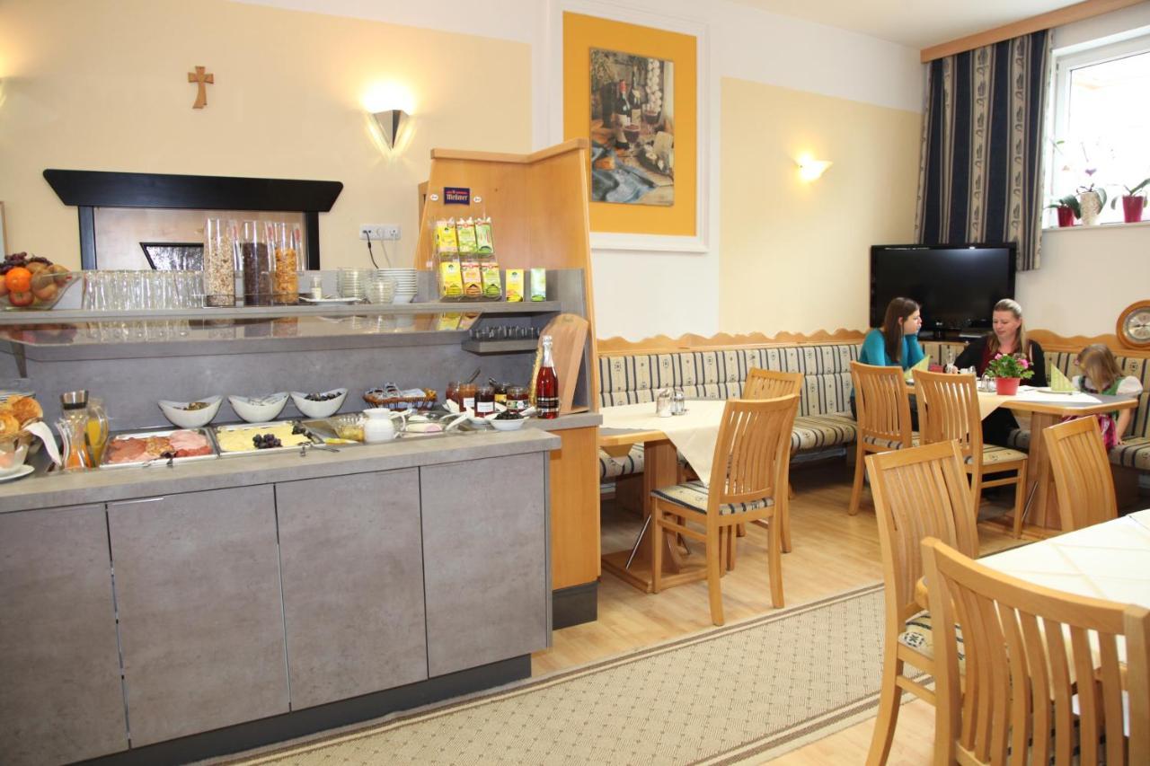 Hotel & Fruehstueckspension Raabtal 펠드바흐 외부 사진