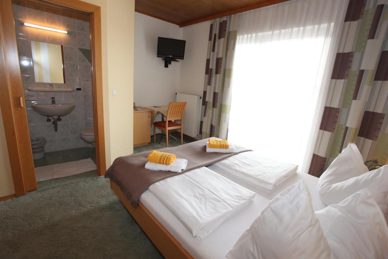 Hotel & Fruehstueckspension Raabtal 펠드바흐 외부 사진