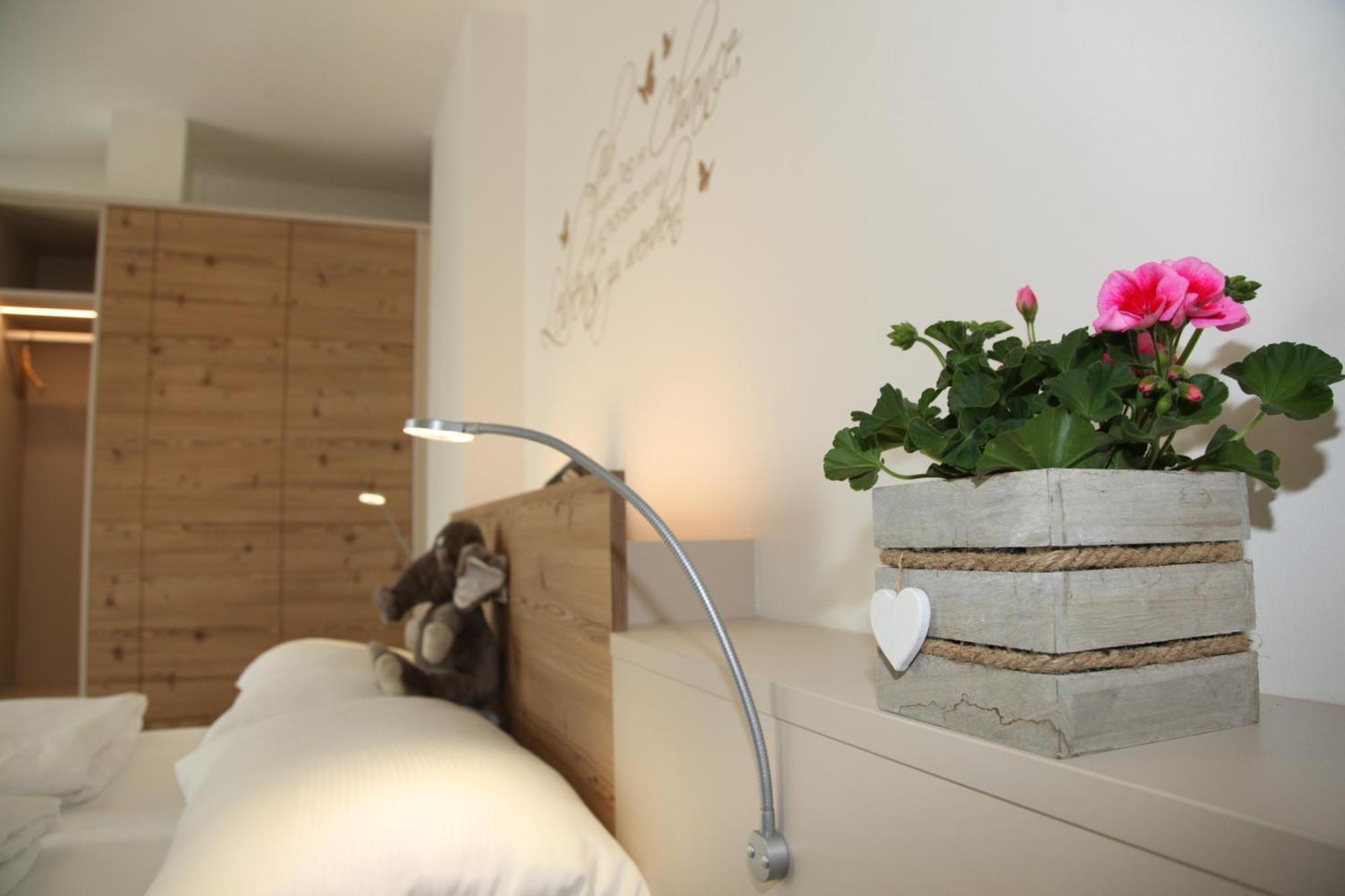 Hotel & Fruehstueckspension Raabtal 펠드바흐 외부 사진